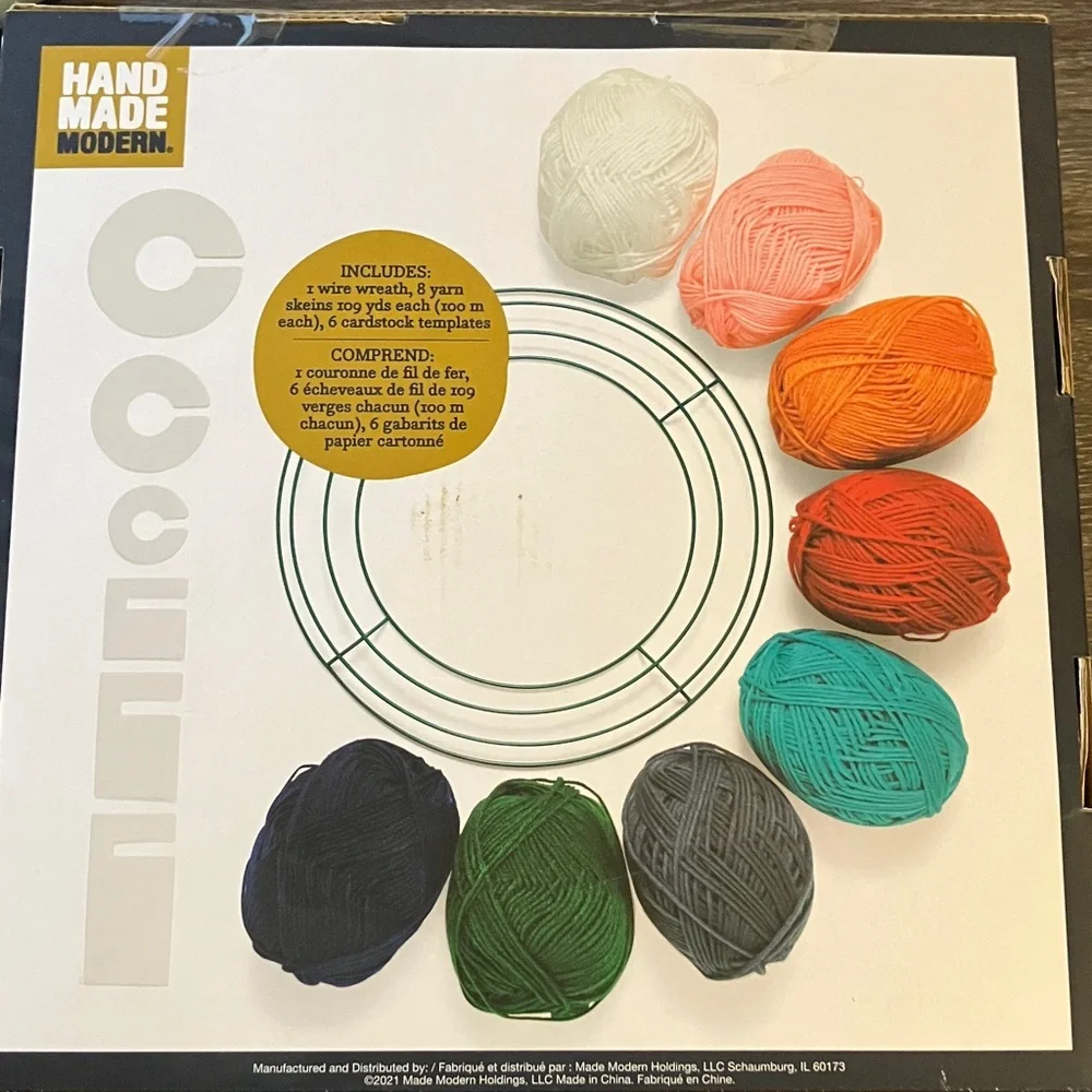 Hand‎ Made Modern Pom Pom Wreath Craft Kit Gift - new in box